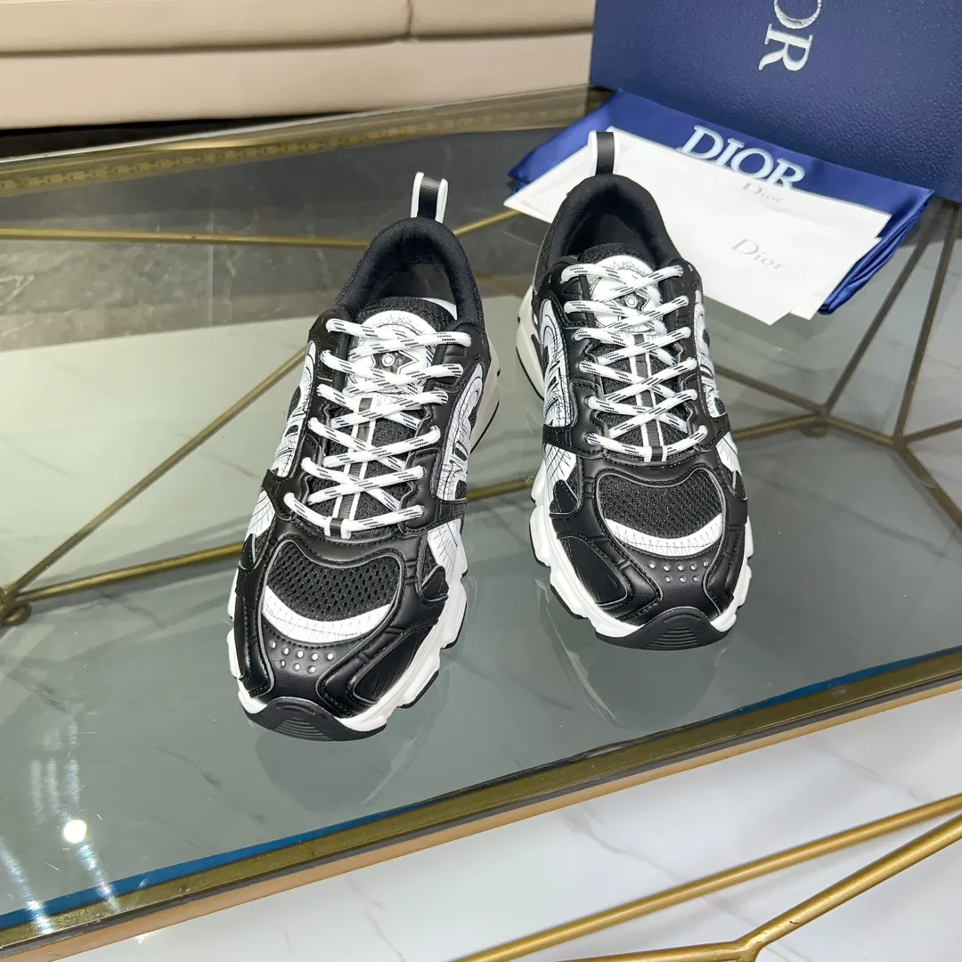 Men's Men's Shoes 💰500 [New Style] 🛠️🛠️Dior-Dior Chrono sneakers are a new product in the 2024 autumn ready-to-wear series, reinterpreting running shoes in Dior's high-end style. Crafted from beige mesh with laminated leather-effect panels in gold and silver tones, it's highlighted by CD logos on the sides, a star patch on the tongue and a Dior logo on the heel. Featuring tri-color laces, a lightweight sole and star embellishments for a casual look for any season. Size: Female size 35-41 (Female size 41 and 42 can be customized) Male size 39-44 (45/46 can be customized) Color: white, pink, gold, silver, black